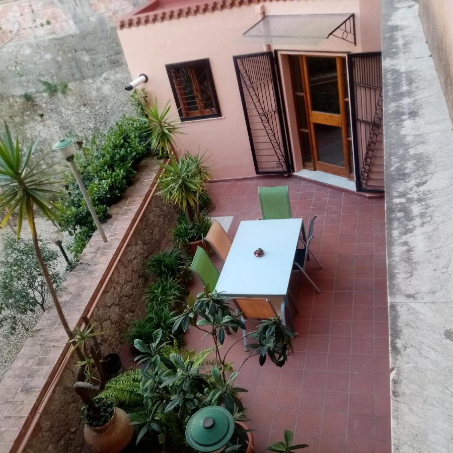 Bed And Breakfast Josepha Taormina Buitenkant foto